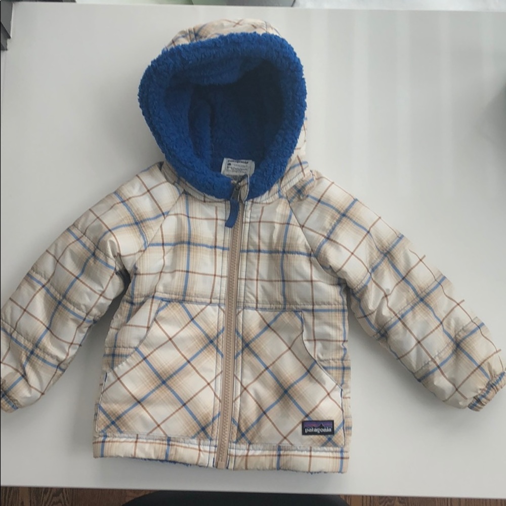 Patagonia Kids Cream Plaid Puffer Jacket with Blue Lining